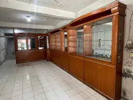 Jual Perabot Rak Dinding Lemari Cocok Buat Toko Parfum sama Toko HP