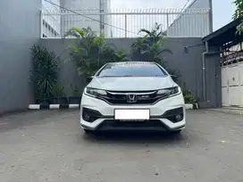 (CASH) HONDA JAZZ RS 2019 A/T KM LOW