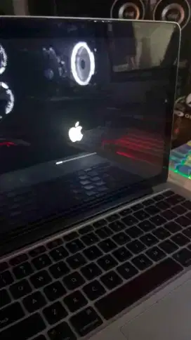 MacBook pro 2015
Mac OS big sur udh SSD (spek di foto lebih jelasnya)