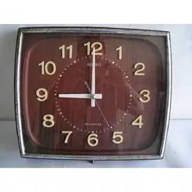 Vintage Seiko Transistor jam dinding antik bakelite era 60an