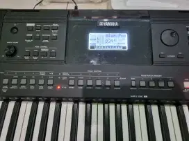 Keyboard / piano Yamaha PSR E-463