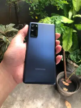 Samsung galaxy S20 FE 8/128 snapdragon