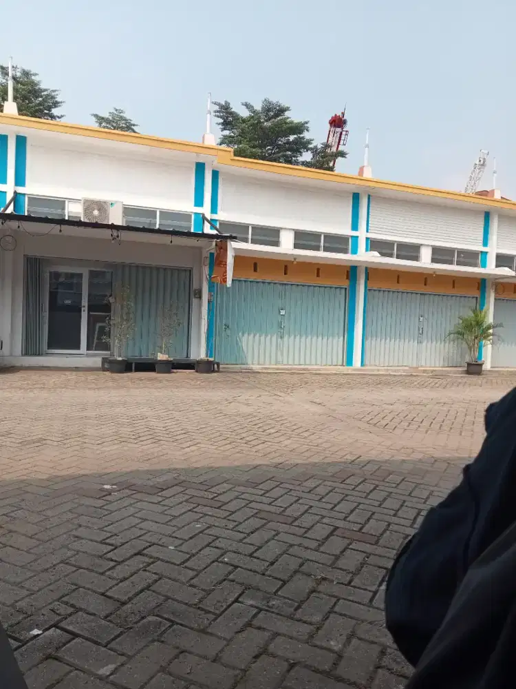 Pasang keramik bocoran pengecatan dan perbaikan atap