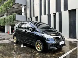 HONDA FREED PSD E AT