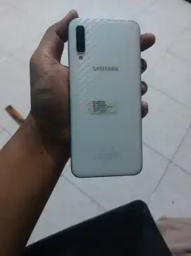 Samsung Galaxy A50 6/128 hp charger