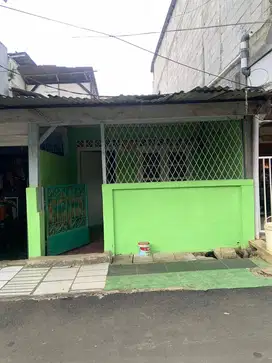 Disewakan rumah rawajati