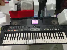 JUAL YAMAHA PIANO ARRANGER PSR S650 SAMPLING SUPER MULUS KEYBOARD PSRS