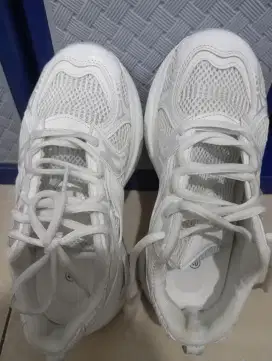 Di jual sepatu UK 40