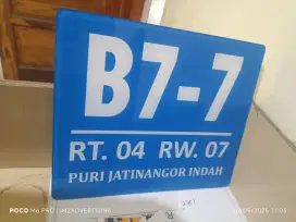 Nomor rumah akrilik