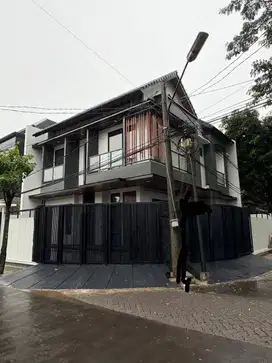 DIJUAL RUMAH DI GRIYA LOKA BSD