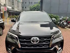 Toyota Fortuner 2022 2.4 VRZ AT Low Km
