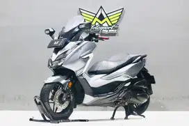 Honda Forza 250 abs xmax GT200 piaggio vespa