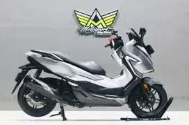 Honda Forza 250 abs piaggio vespa xmax GT200