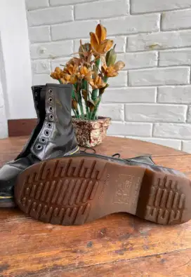 Sepatu dm Nego MIE