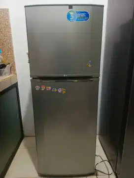 Kulkas bekas murah
