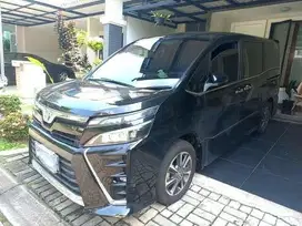 Pajak Panjang TDP 17JT Toyota Voxy 2.0 Bensin-AT 2020 Hitam