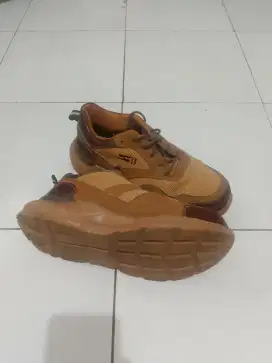 Sepatu outdoor Made in china
