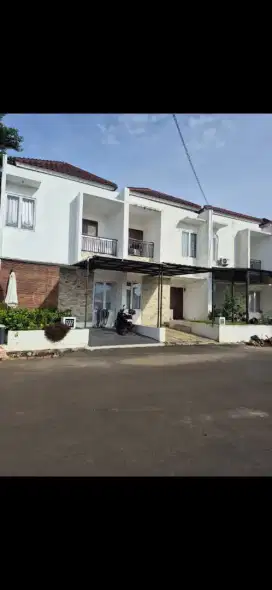 Dijual Rumah mewah dekat Mall