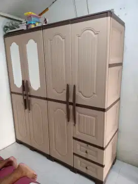LEMARI 4 PINTU OLYMPLAST