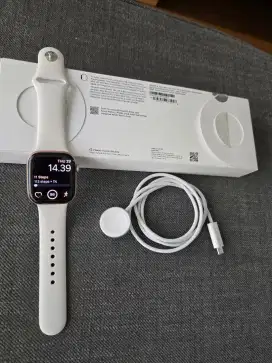 Apple Watch S10 42mm like new