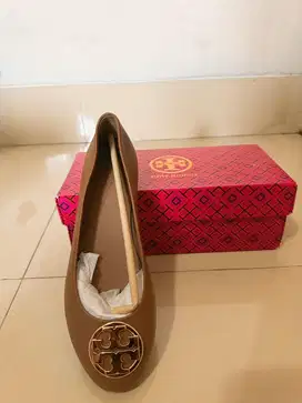 JUAL MURAH BNIB Sepatu TB Chelsea Flat / Size 8