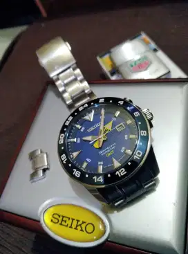 Seiko Sportura Kinetic GMT Blue Dial