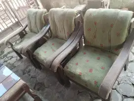Meja kursi ruang tamu