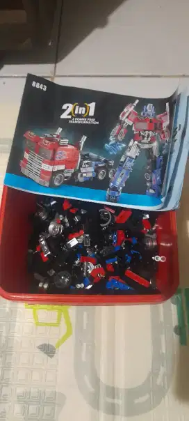 Mainan lego mobil transformer