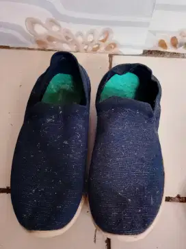 Sepatu santai wanita