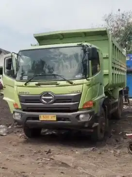 DT HINO 500 (2017)