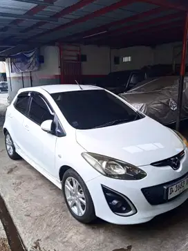 Mazda 2 2011 Bensin