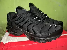 Sepatu NIKE - TN