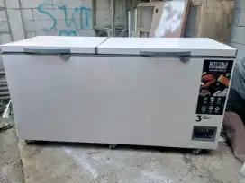 Jual prizer box GEA kapasitas 600 L kondisi normal siap pakai