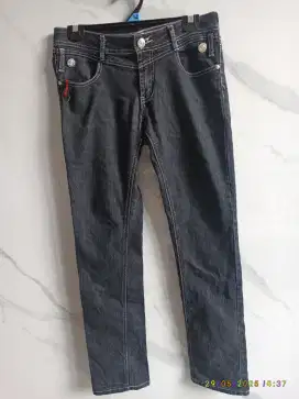 Best Jeans masih mulus UK L
