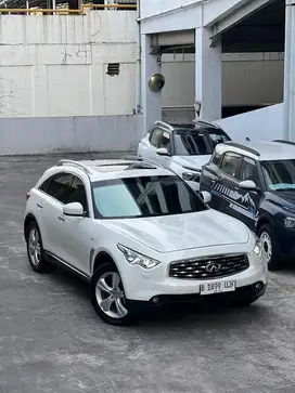 Nissan infinity 2011 AT