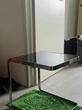 Meja aesthetic meja sudut