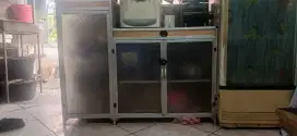 Meja kompor 2 tungku dilengkapi rak piring