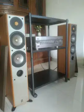 Power Amplifier YAMAHA & speaker FLORSTANDING YAMAHA .