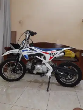 Motor MINI MOTOR 110cc - Cocok untuk Hobi & Latihan Balap!
