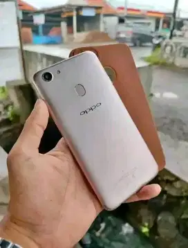 Handphone oppo f5