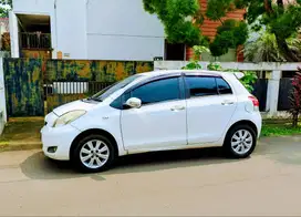 Toyota Yaris J MT 2011