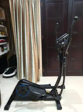 Jual alat cardio air Walker elyptical berwyn kondisi 99%