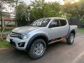 Mitsubishi Triton strada 4x4 2.8 MT 2012