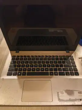 ASUS A442U bekas