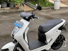 Dijual motor listrik honda EM1