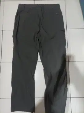 Celana cargo second merk Columbia size 32 warna abu-abu size 32 ORI