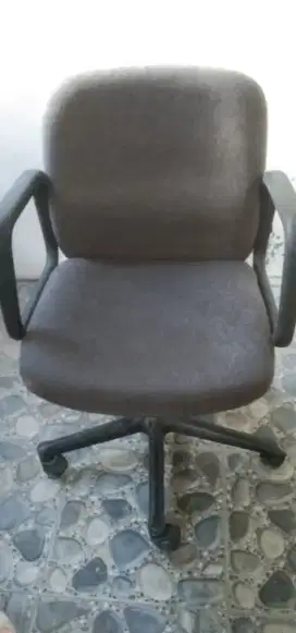 Jual cepat kursi kantor bekas