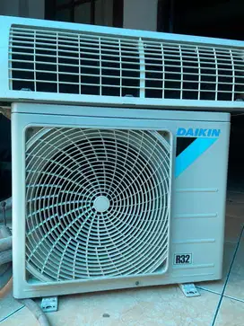 AC DAIKIN 1/2pk MADE IN MALAYSIA + Bracket & Selang 5m