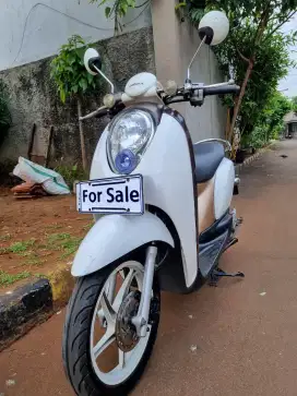 Di Jual Honda Scoopy Putih 2010