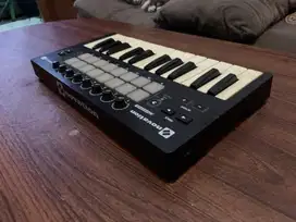Midi Controller Novation Launchkey Mini MK 2 Aksesoris DJ/alat DJ
